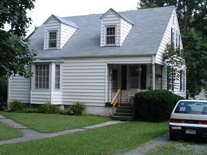 1421 Augusta St - 2 BR very cozy. $425