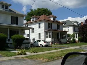 616 Albemarle St. 4 or 5 BR - 2.5 Ba $875